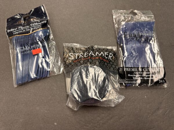 Touch of Color: Navy - Image 4